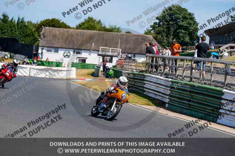 Vintage motorcycle club;eventdigitalimages;mallory park;mallory park trackday photographs;no limits trackdays;peter wileman photography;trackday digital images;trackday photos;vmcc festival 1000 bikes photographs